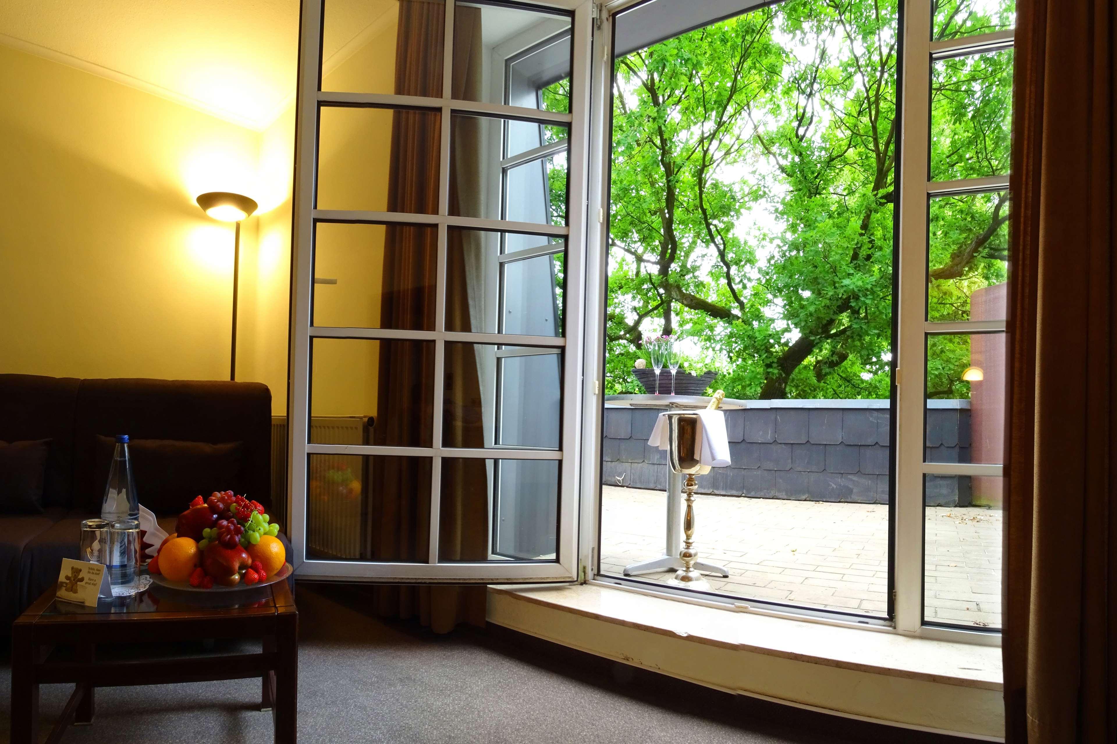 Best Western Hotel Schmoeker-Hof Нордерштедт Экстерьер фото